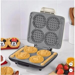 Disney Mickey Mouse Waffle Maker NEW IN BOX